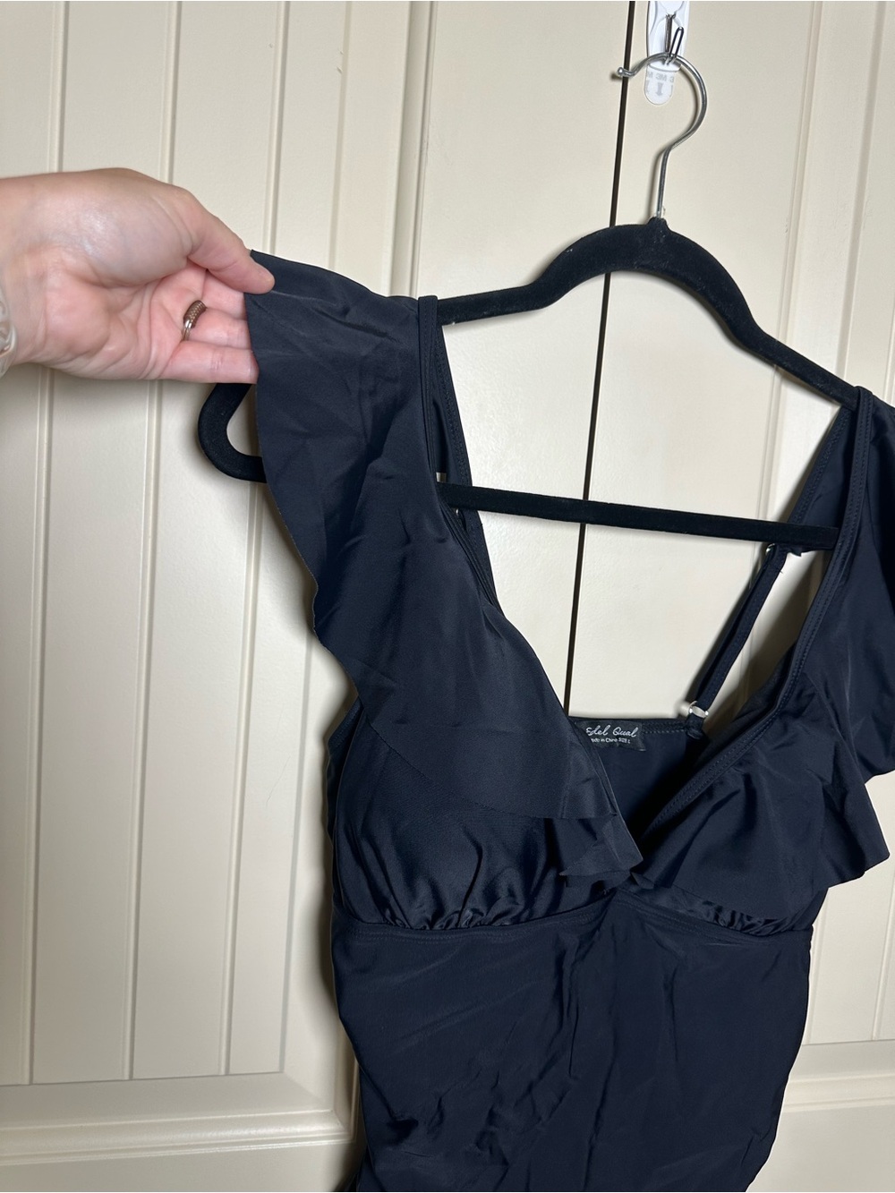 Edel Qual Women’s One Piece Black Swimsuit With Ruffle Accent And Ruched Sides L - Picture 7 of 15
